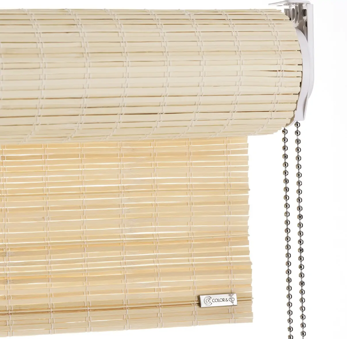 Light privacy bamboo roller blind, with chain pull