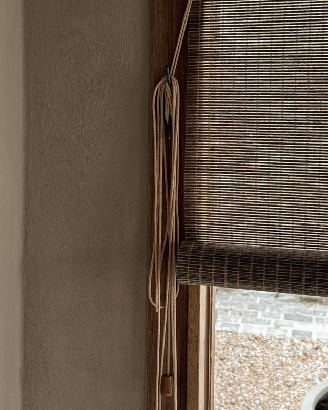 💚Dark brown paper plant💚 Our beautiful Dark brown paper plant roller blind with a cord pull in the home of @_casa_seven👌…